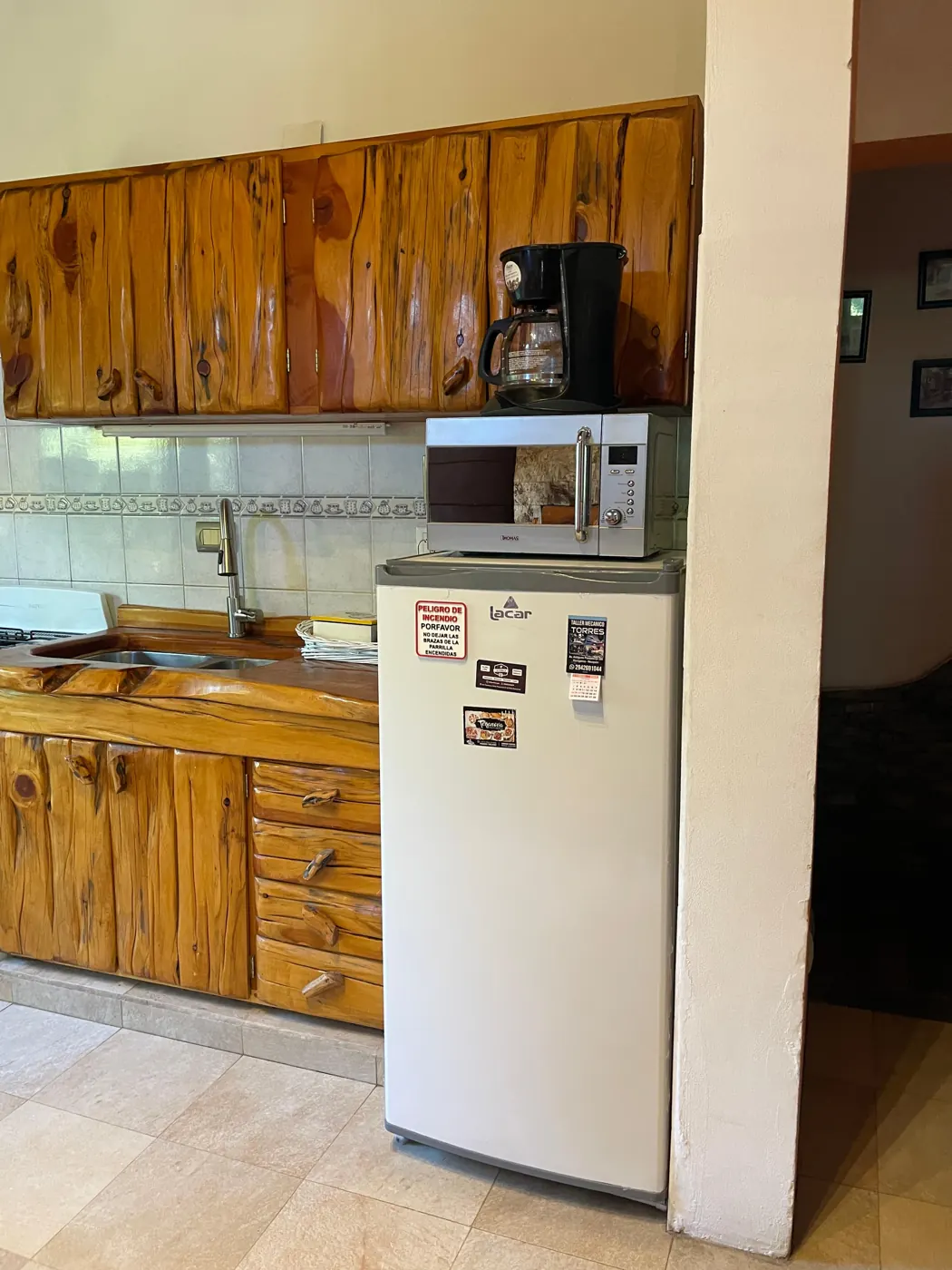 Cocina equipada de la cabaña Lihuen